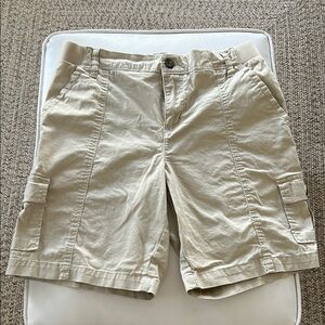Lee Tan Cargo Shorts with Relaxed Style